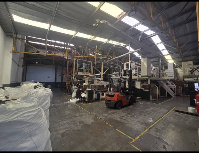 1,200M² WAREHOUSE FOR SALE IN SPRINGFIELD